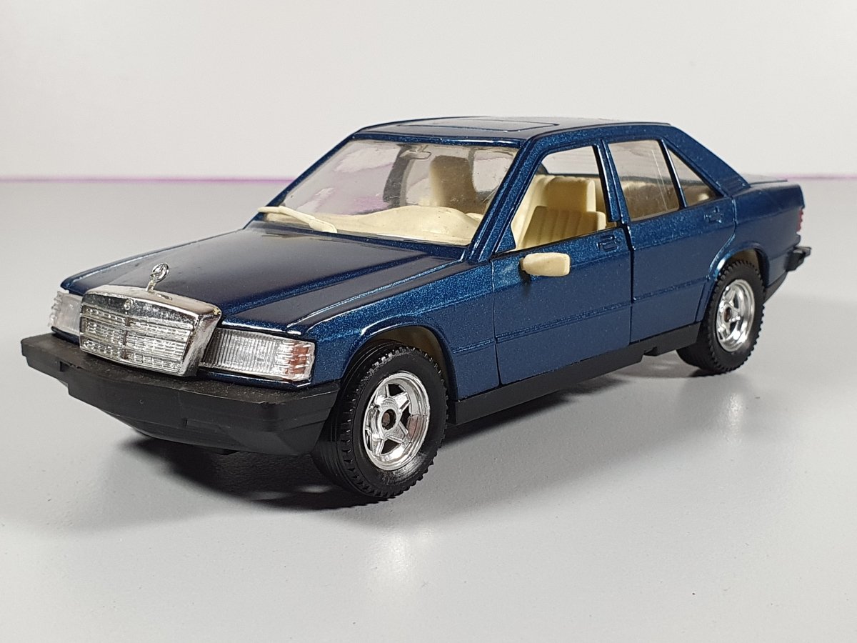 Mercedes 190 E Polistil 1 24 - Rikitoys