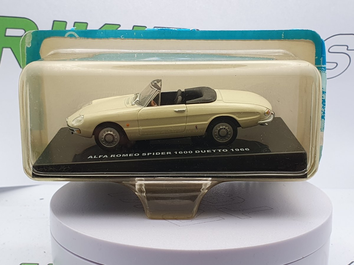 Alfa Romeo Duetto Osso 1966 Edicola 1/43 - RikiToys - Edicola#