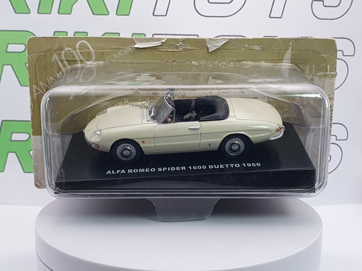 Alfa Romeo Duetto Osso Di Seppia 1966 Edicola 1/43 Bianco - RikiToys - Edicola#