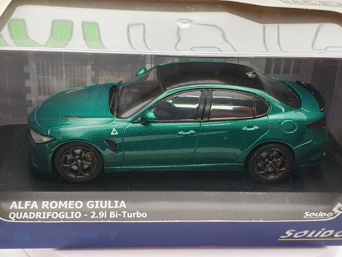 Alfa Romeo Giulia Berlina Quadrifoglio Solido 1/43 Verde - RikiToys - Solido#