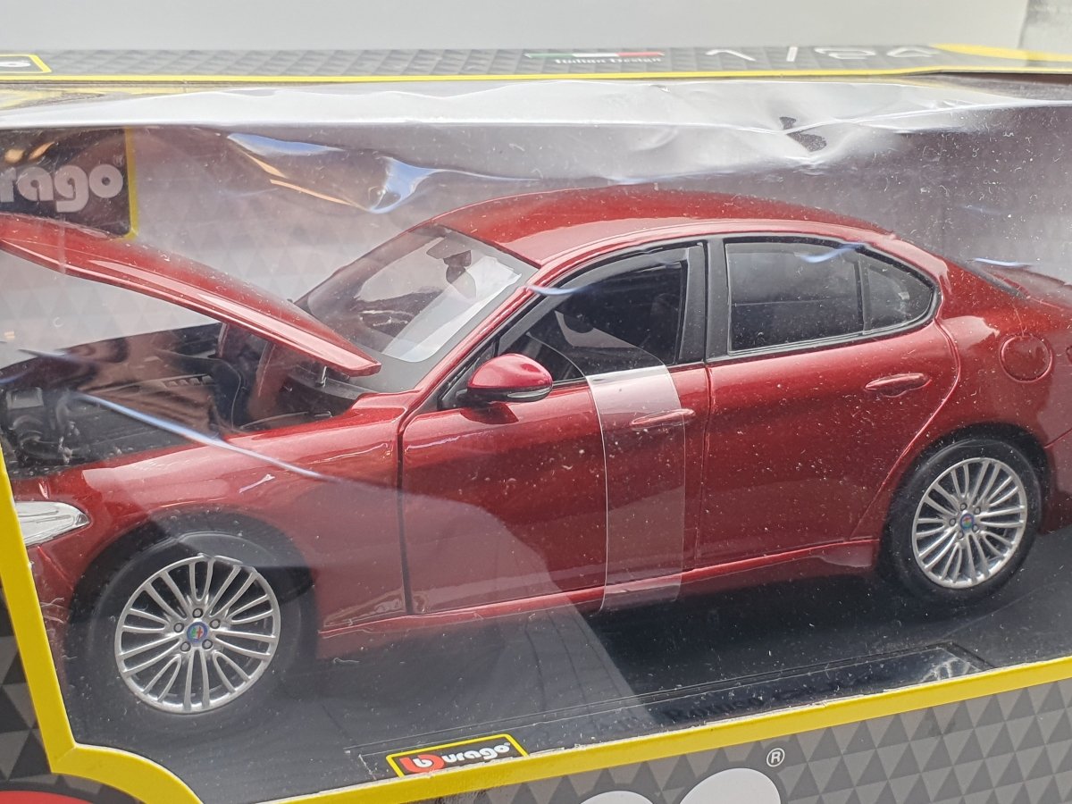 Alfa Romeo Giulia Burago 1/24 - RikiToys - Burago#