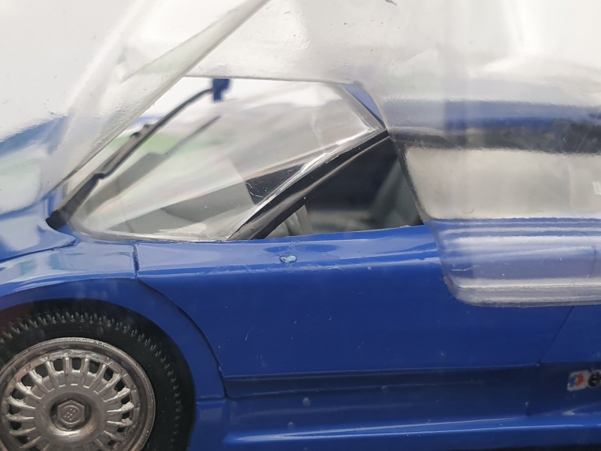 Bugatti EB 110 Revell 1/43 - RikiToys - Revell#