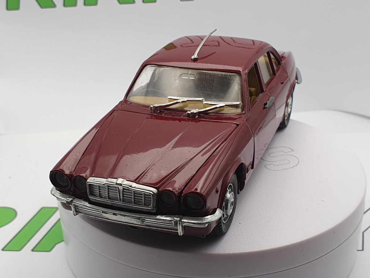 Jaguar XJ6 Polistil 1/24 - RikiToys - Polistil#