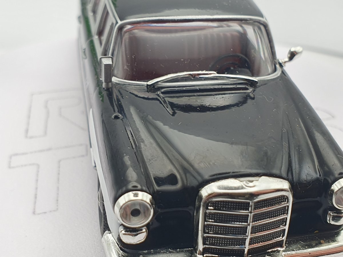 Mercedes 200 D Taxi Edicola 1/43 - RikiToys - Edicola#