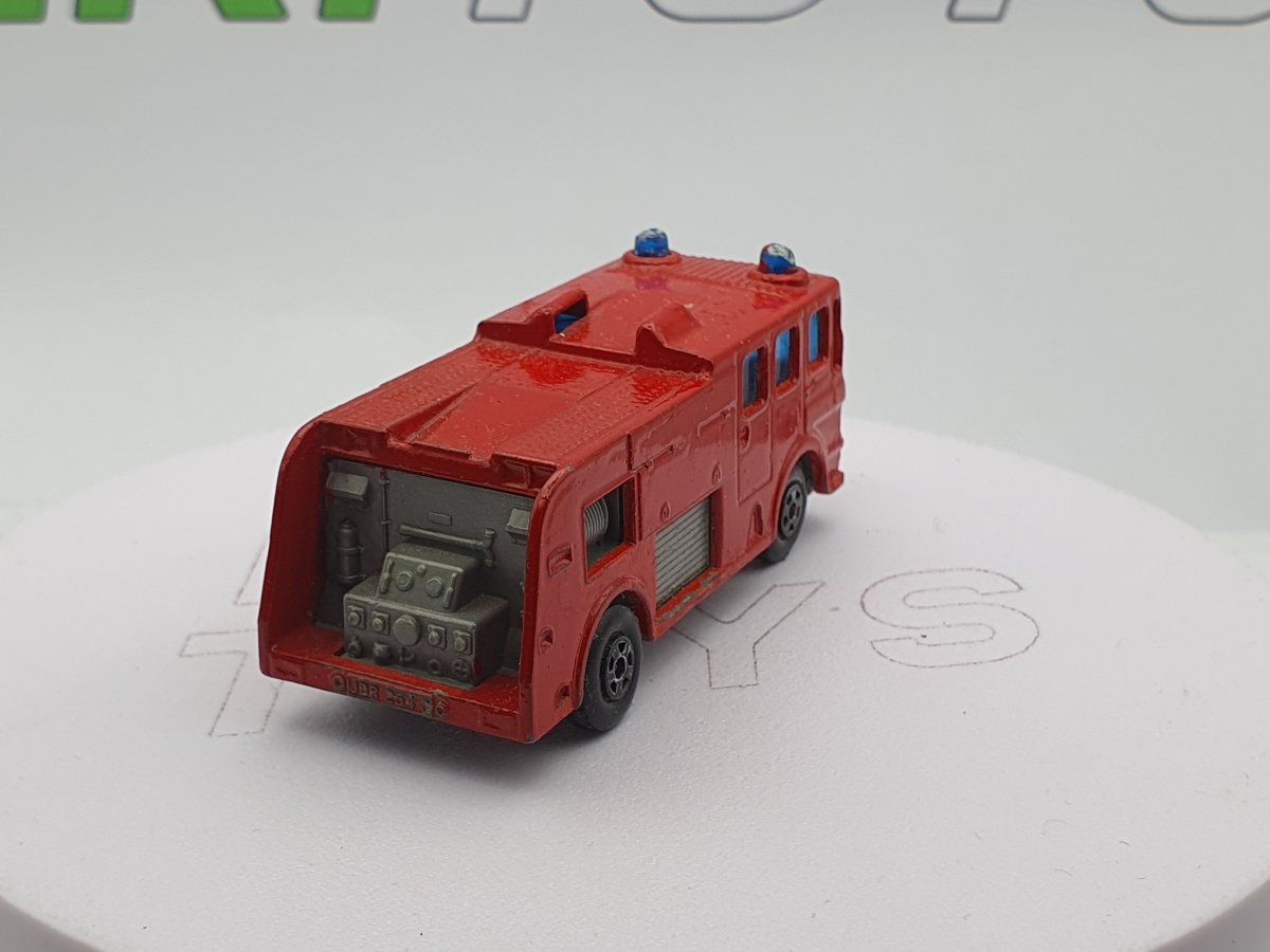 Merriweather Fire Engine Matchbox 1/60 - RikiToys - Matchbox#