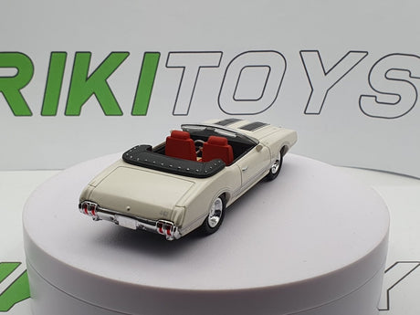 Oldsmobile Super 88 Cabrio Road Legend 1/43 Bianco - RikiToys - Road Legend#