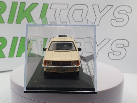 Opel Rekord E Taxi Edicola 1/43 Avorio - RikiToys - Edicola#