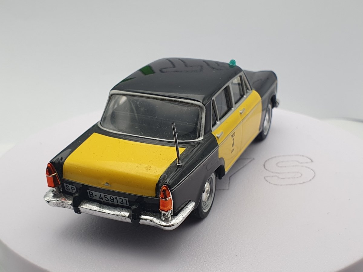 Seat/Fiat 1500 L Edicola 1/43 - RikiToys - Edicola#