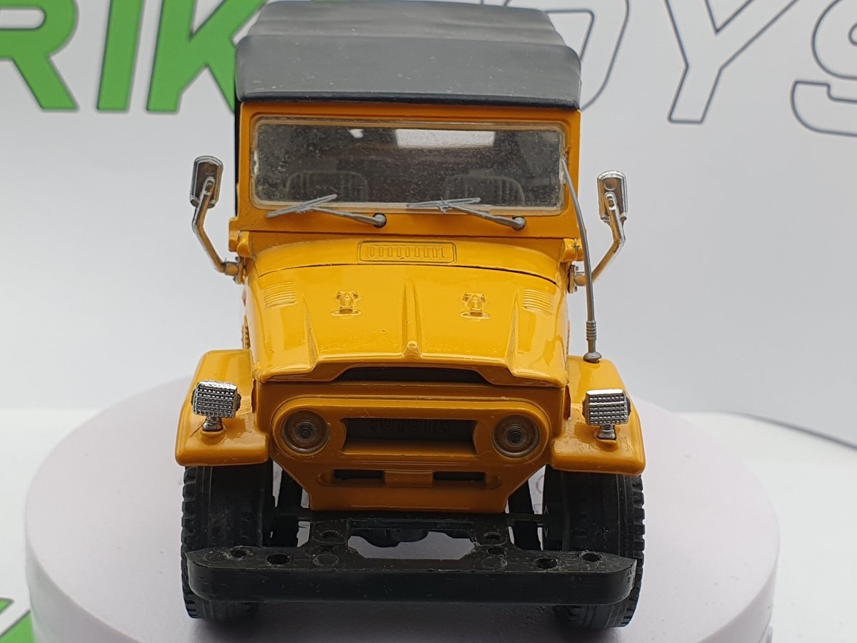 Toyota Land Cruiser Polistil 1/24 - RikiToys - Polistil#