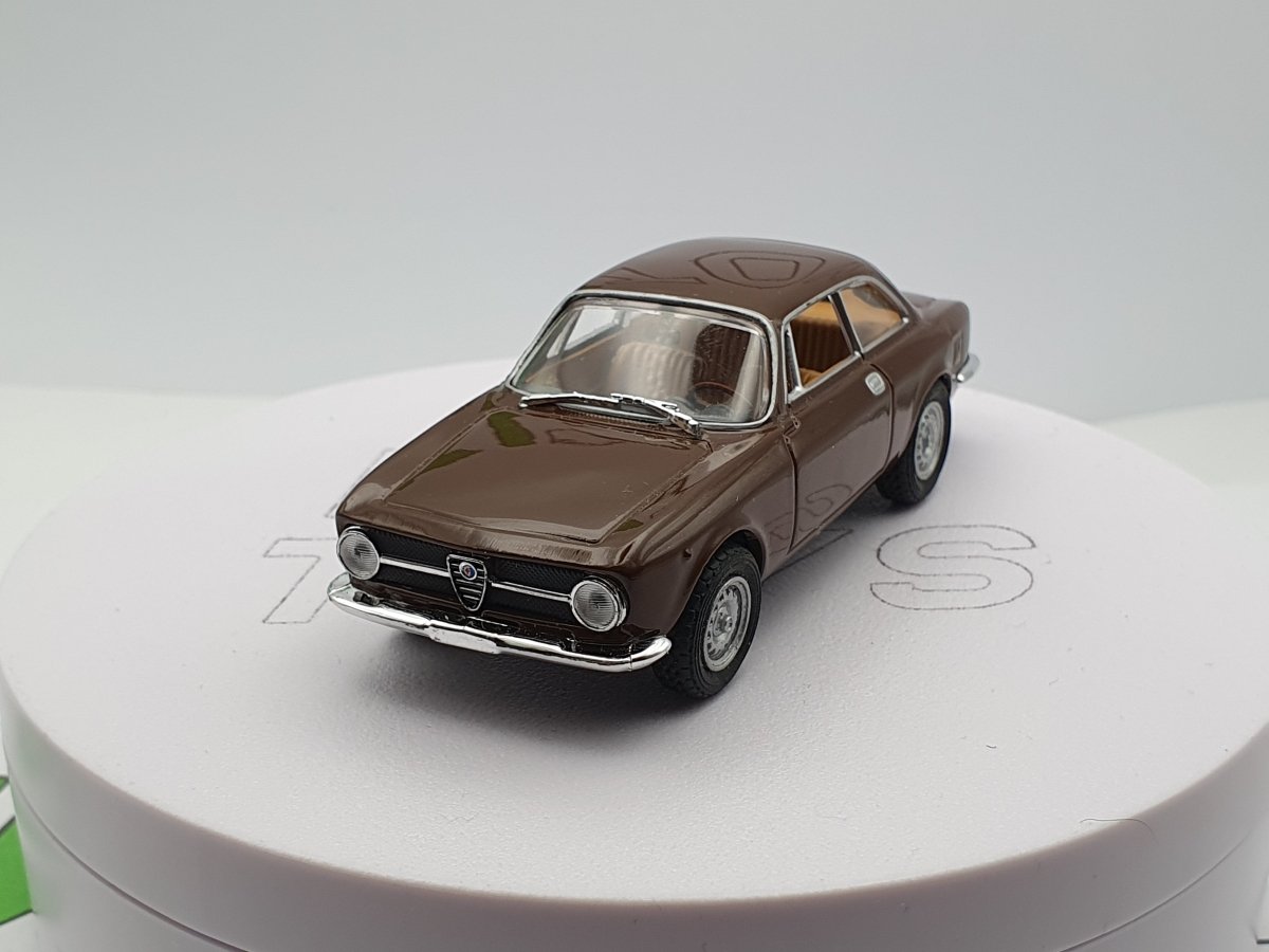 Alfa Romeo Giulia GT 3°Serie Solido 1/43 - RikiToys - Solido#