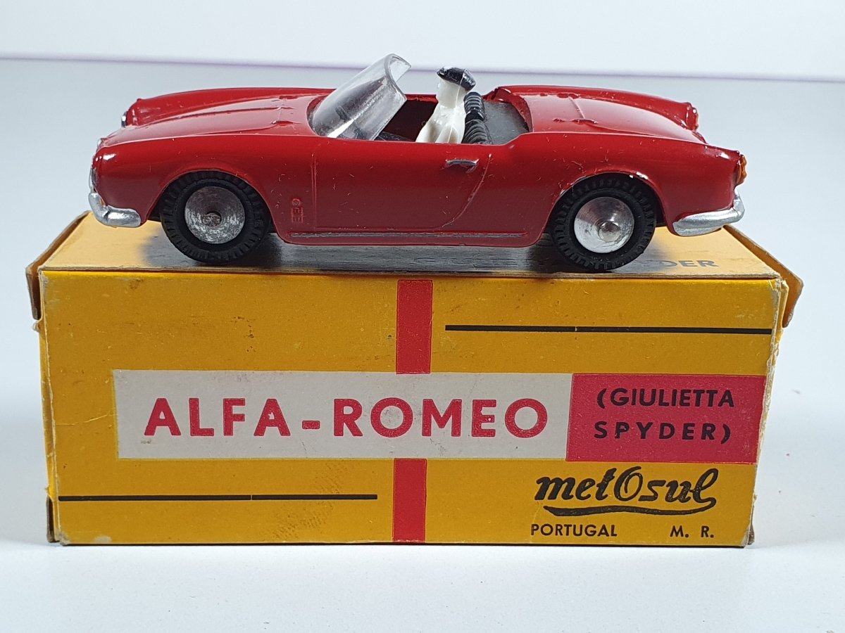 Alfa Romeo Giulietta Spider N°3 Metosul 1/66 - Metosul - RikiToys