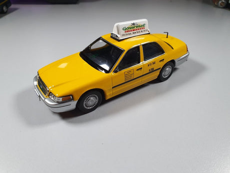 Ford Crown Victoria NY Taxi Hongwell 1/43 - RikiToys - Hongwell#