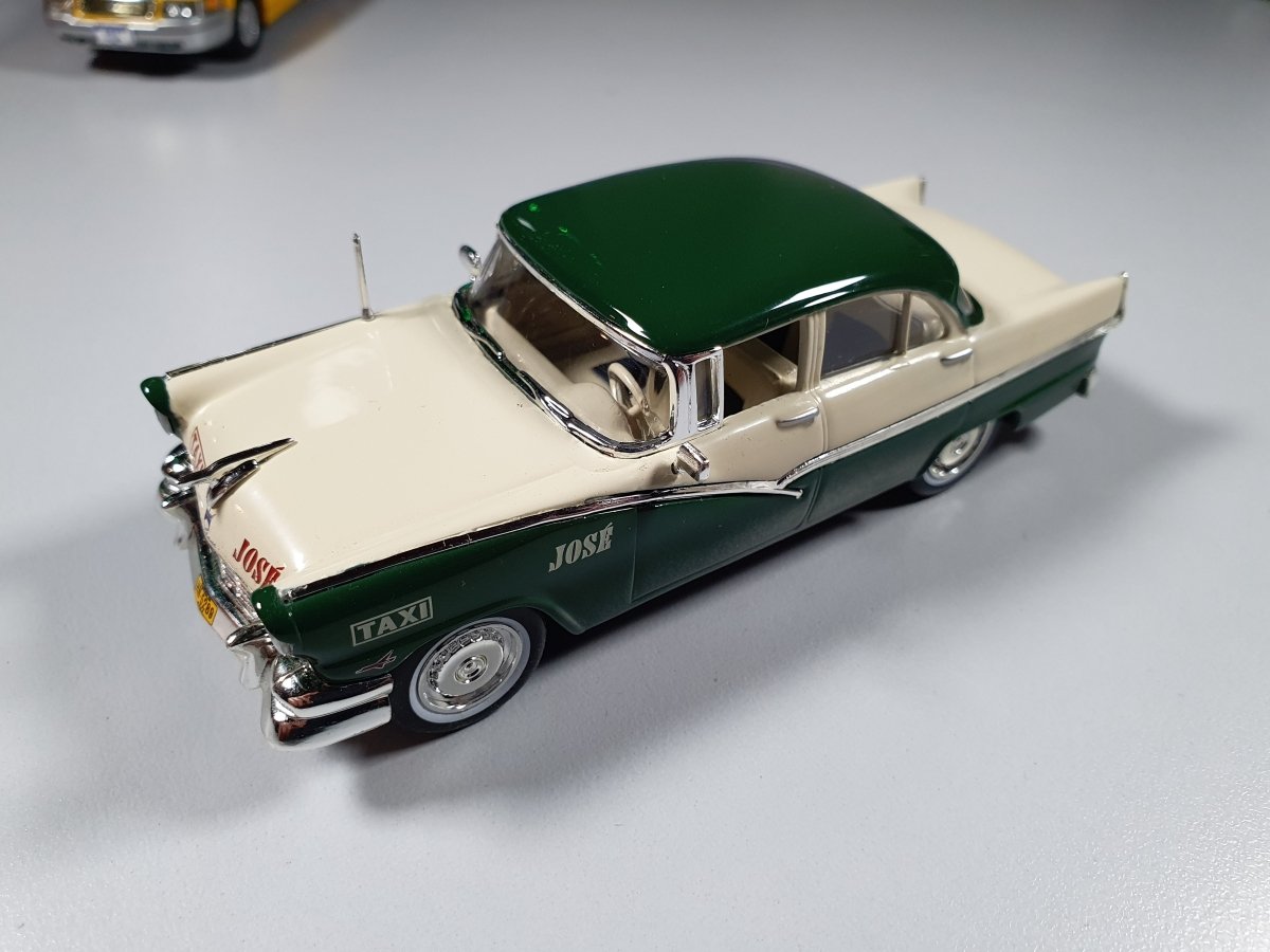 Ford Fairlane Taxi Cuba DeA 1/43 - RikiToys - Edicola#