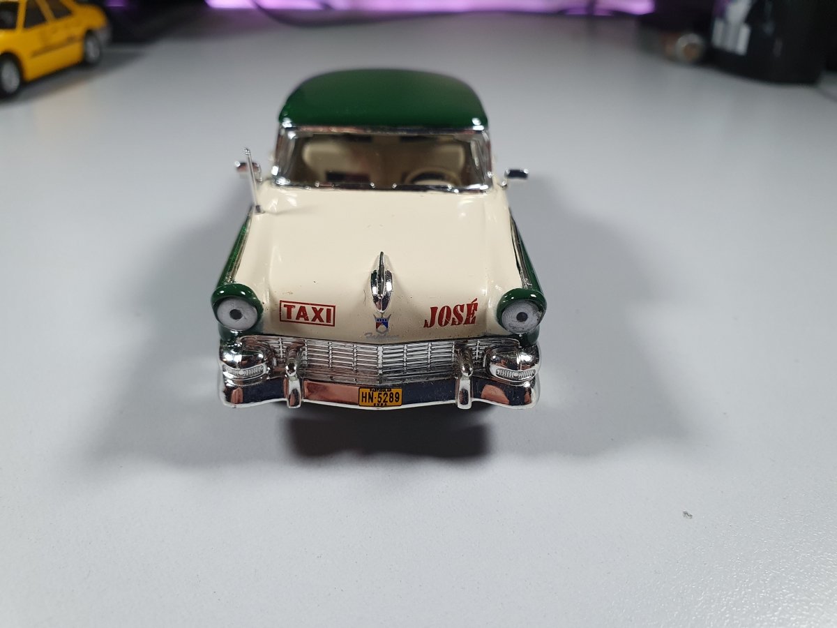 Ford Fairlane Taxi Cuba DeA 1/43 - RikiToys - Edicola#