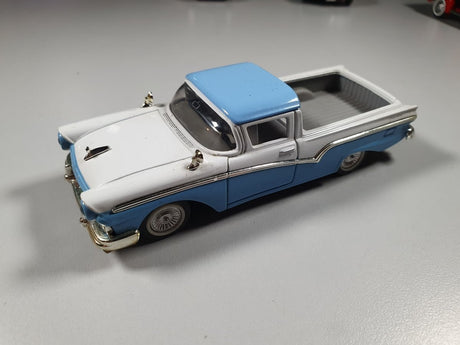 Ford Ranchero 1957 Made In China 1/43 - RikiToys - Edicola#