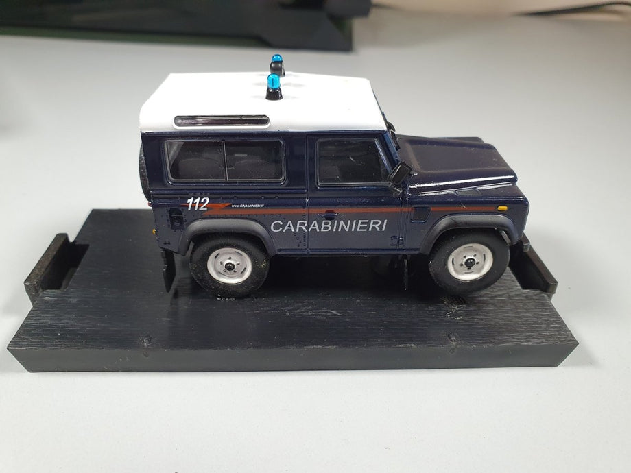 Land Rover Defender Carabinieri Newsstand 1/43 With Box - RikiToys