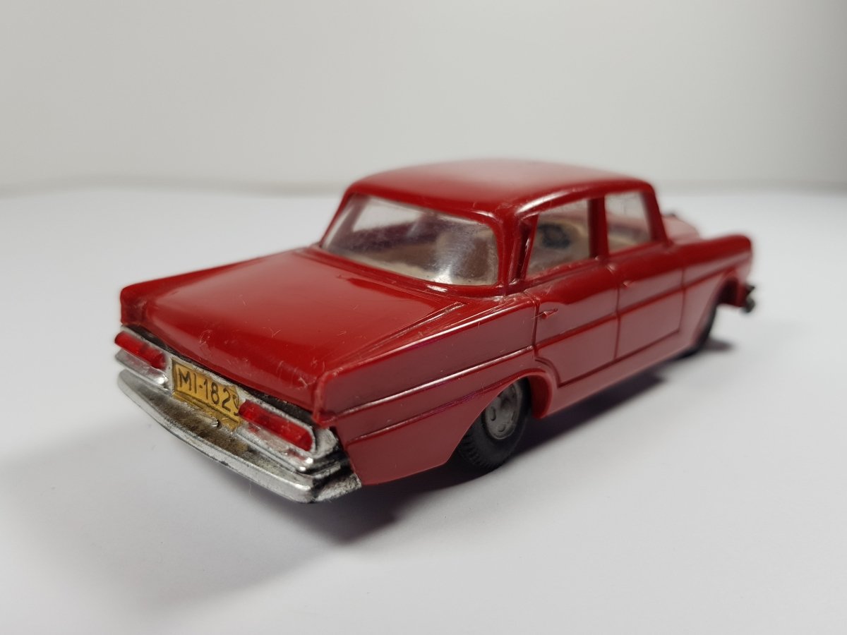 Mercedes 220SE Politoys PL 1/43 - RikiToys - Politoys PL#