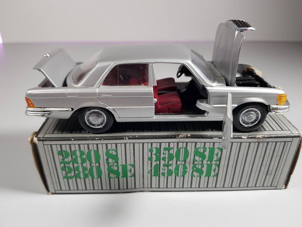 Mercedes 450 SE N74 1/35 Con Scatola - RikiToys - N74#