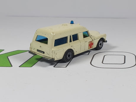 Mercedes Ambulanza Matchbox 1/60 - RikiToys - Matchbox#