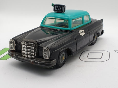 Mercedes Taxi Latta Roman 1/35 - RikiToys - Roman#