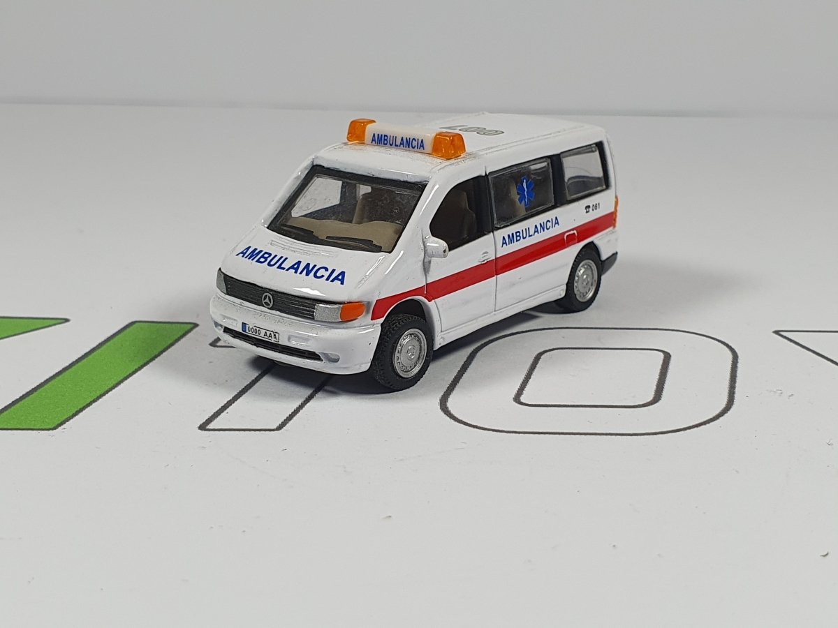 Mercedes Vito Ambulancia Cararama 1/43 - RikiToys - Cararama#