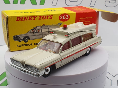 Superior Ambulance Dinky Toys 1/43 Con Scatola - RikiToys - Dinky Toys#