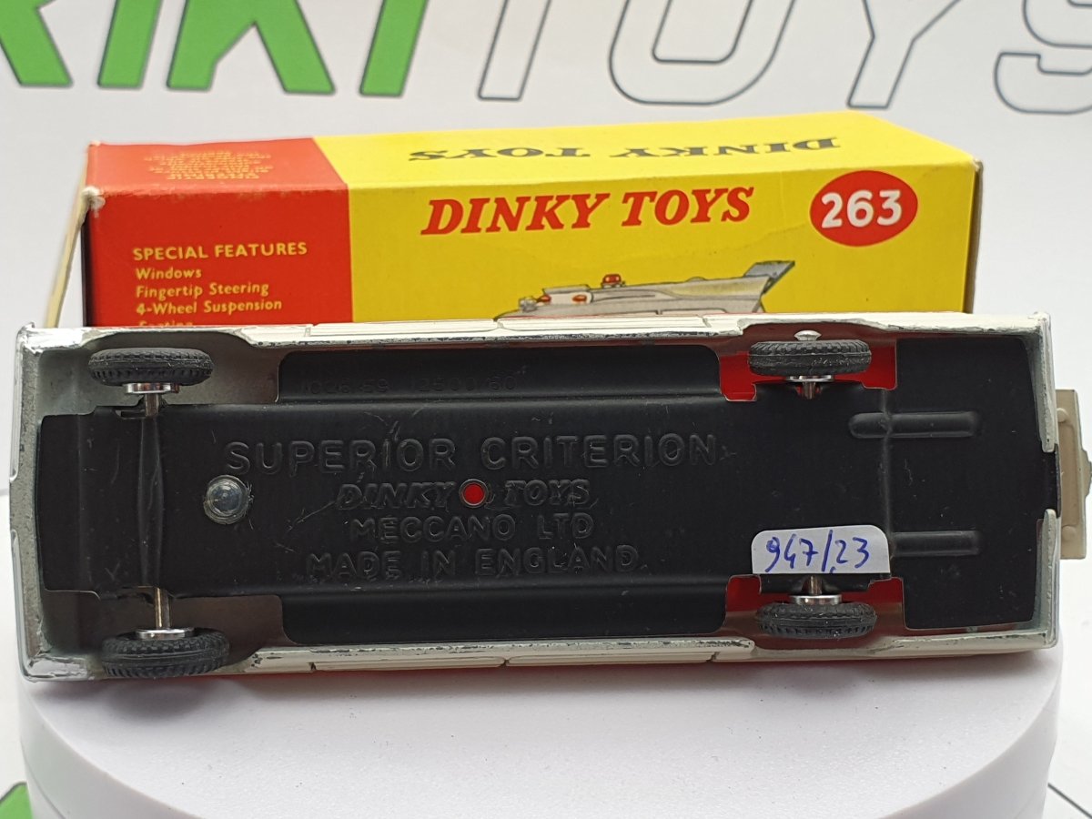 Superior Ambulance Dinky Toys 1/43 Con Scatola - RikiToys - Dinky Toys#