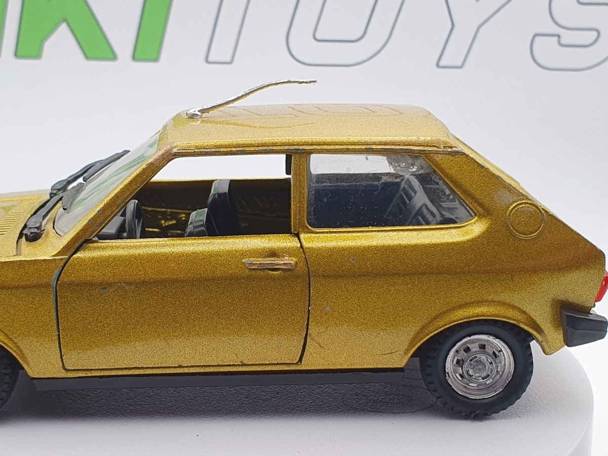 Volkswagen Polo 1°Serie S-26 Polistil 1/24 - RikiToys - Polistil#