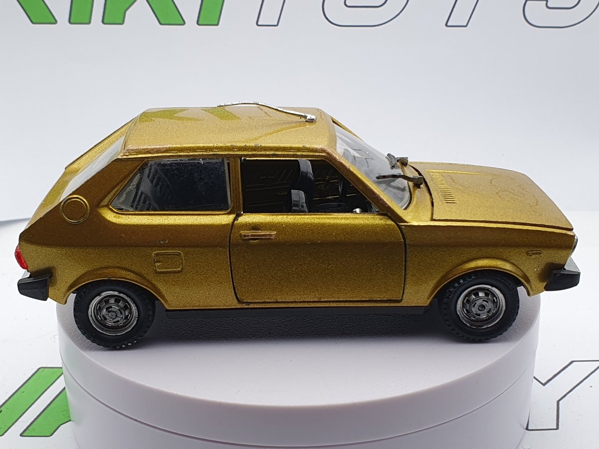 Volkswagen Polo 1°Serie S-26 Polistil 1/24 - RikiToys - Polistil#